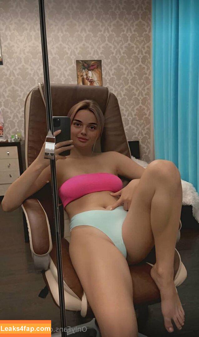 katyahen / katyaelisehenry leaked photo photo #0004