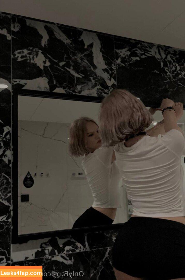 kayana_moon /  leaked photo photo #0005