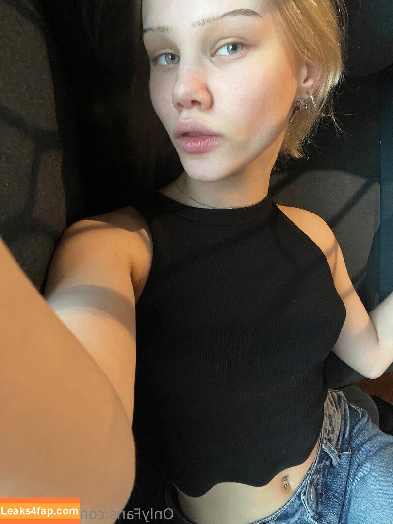 kayana_moon /  leaked photo photo #0023