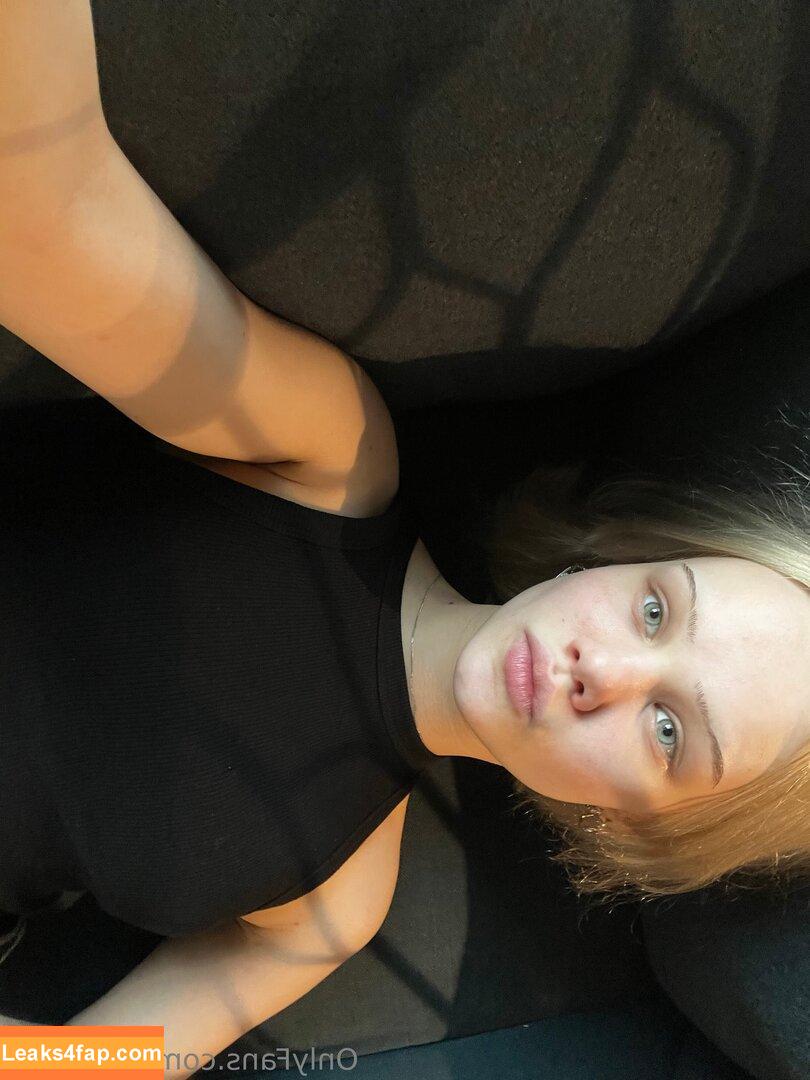 kayana_moon /  leaked photo photo #0024