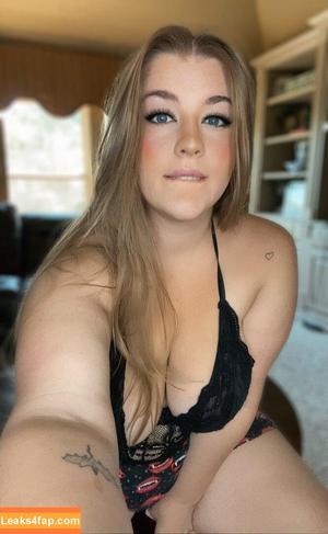 kayberry photo #0004