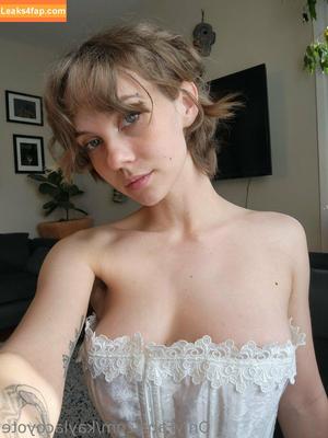 kaylacoyote photo #0006