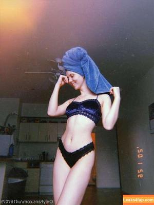 kaylacoyote photo #0033