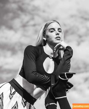 Keely Hodgkinson photo #0283