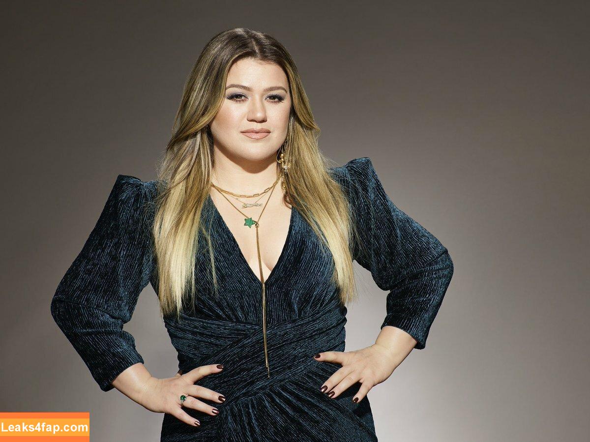 Kelly Clarkson / kellyclarkson leaked photo photo #0005