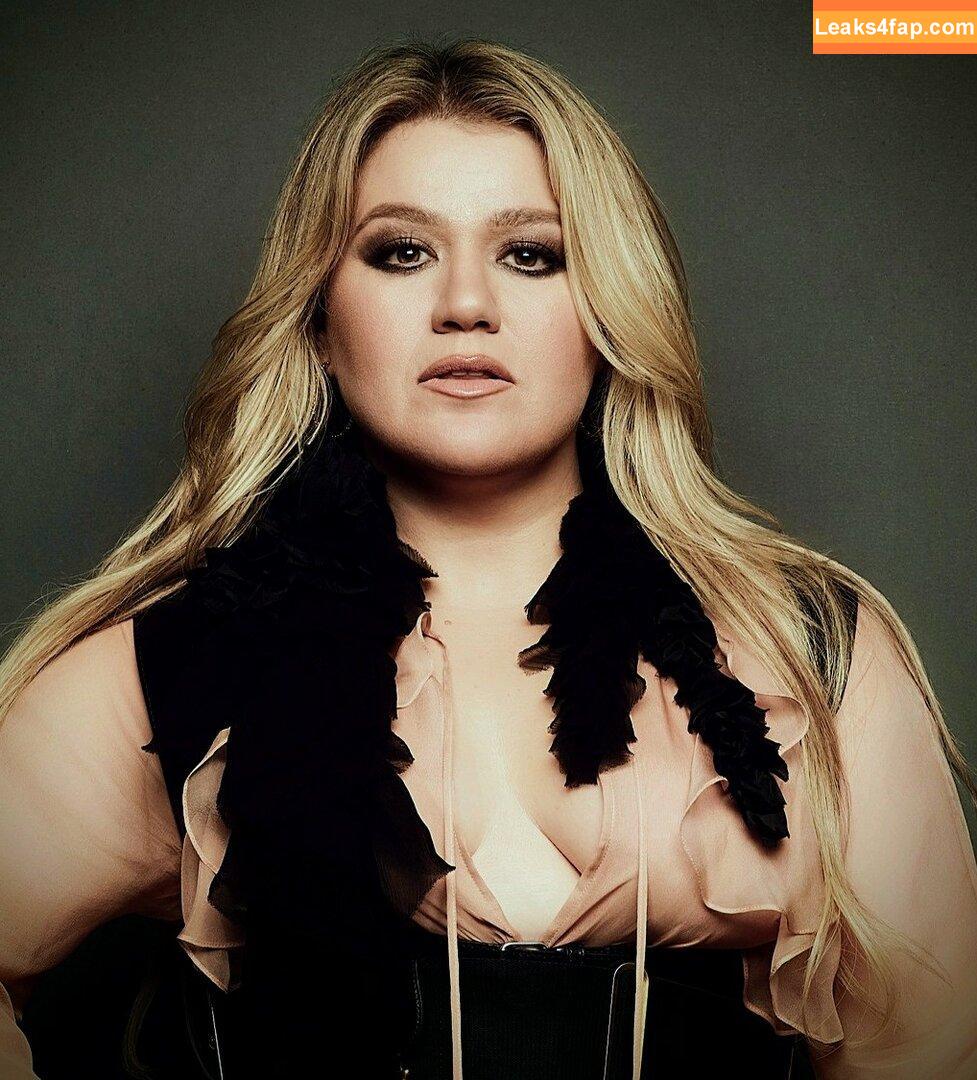 Kelly Clarkson / kellyclarkson leaked photo photo #0009