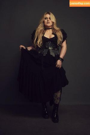 Kelly Clarkson photo #0014