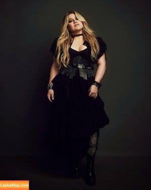 Kelly Clarkson photo #0022