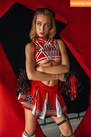 Kelly Collins photo #0162
