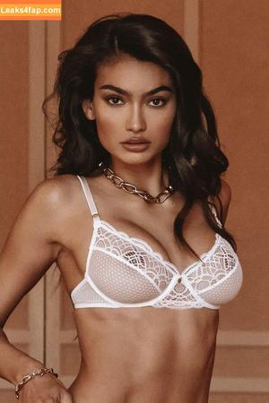 Kelly Gale фото #0452