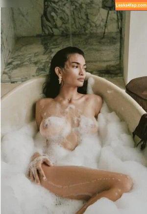 Kelly Gale фото #0926