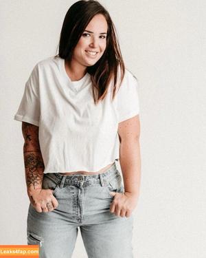 Kelly Helard photo #0001