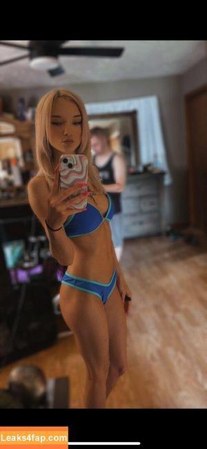 Kelly Lyn photo #0009