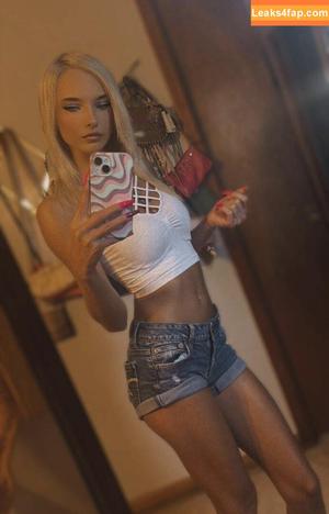 Kelly Lyn photo #0035