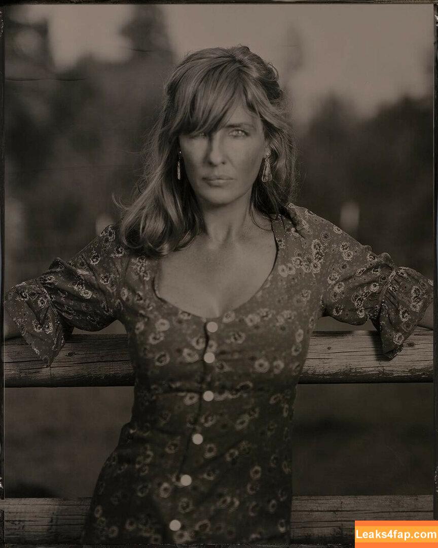 Kelly Reilly / mzkellyreilly leaked photo photo #0017