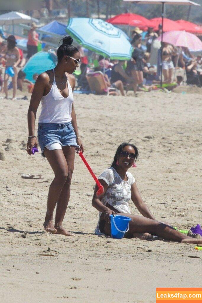 Kelly Rowland / kellyrowland / morenapieldefuego leaked photo photo #0029