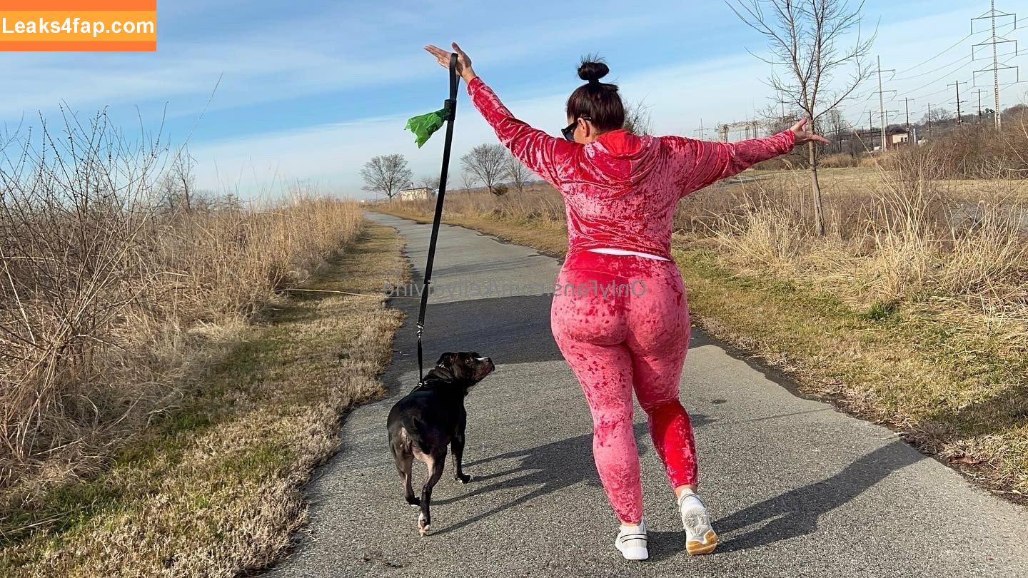 kellydivine / kellydivine_backup leaked photo photo #0041