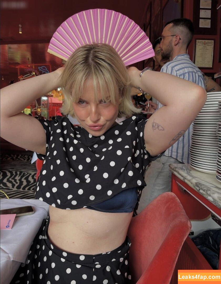 KellyMissesvlog / ajandkelz leaked photo photo #0462