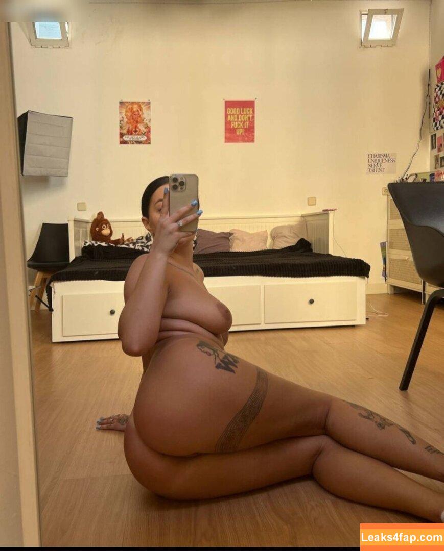 kellyyprive /  leaked photo photo #0022