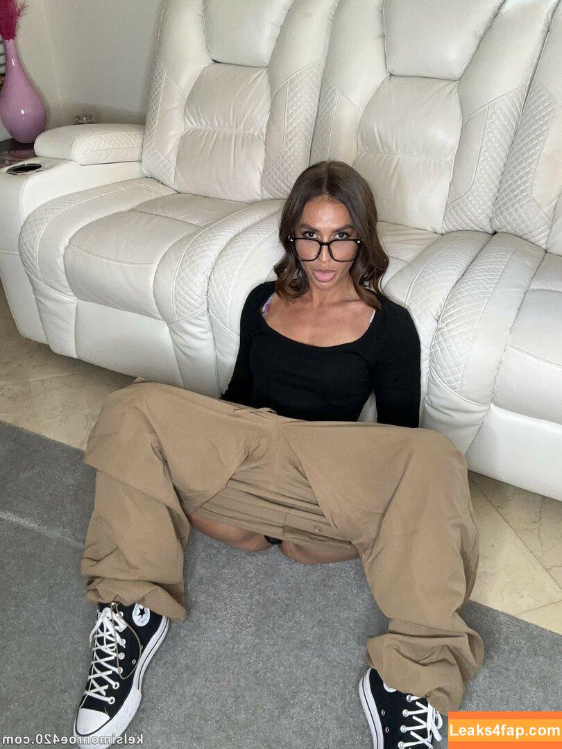 Kelsi Monroe / ficialkmbooty / officialkmbooty / officialkmig2 слитое фото фото #0252