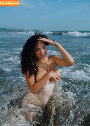 Kenayfox photo #0020