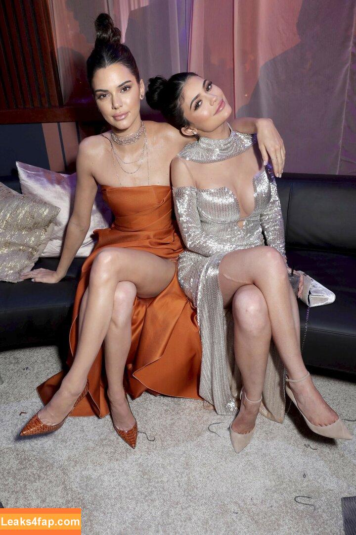 Kendall Jenner / KendallJenner / https: leaked photo photo #0018