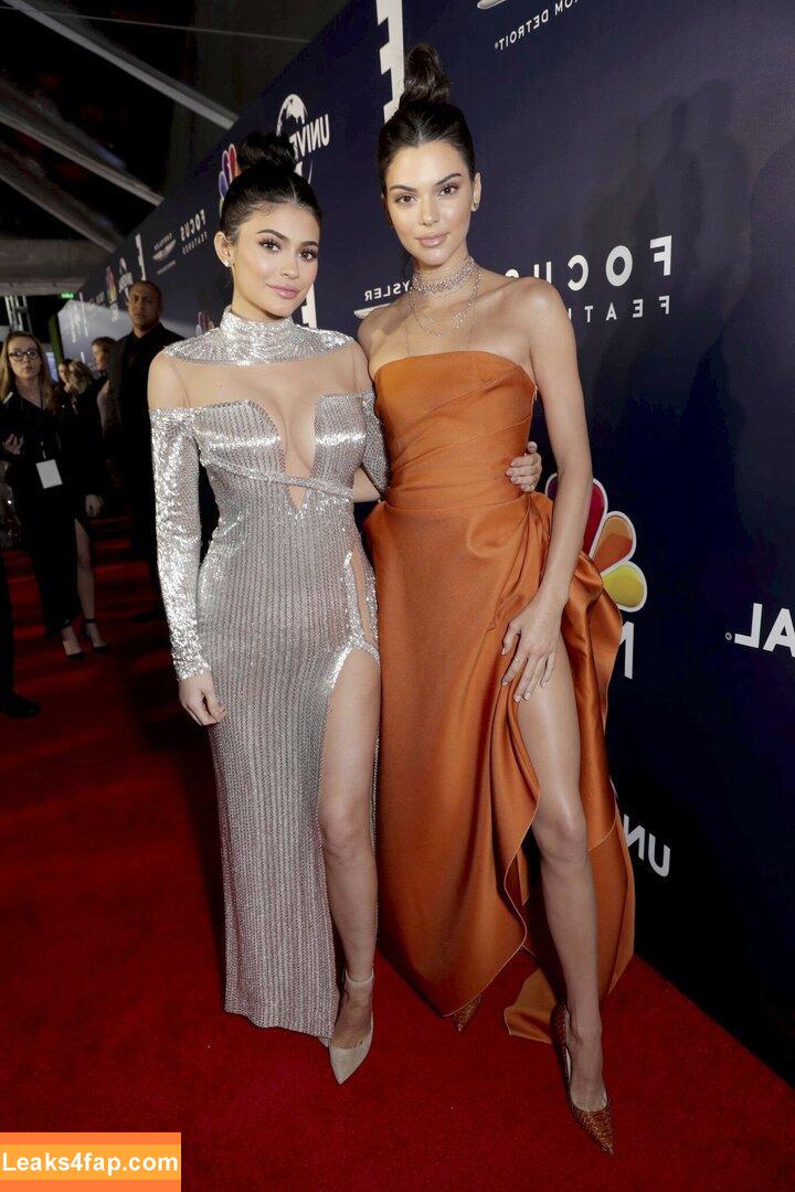 Kendall Jenner / KendallJenner / https: leaked photo photo #0033