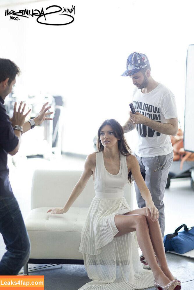 Kendall Jenner / KendallJenner / https: leaked photo photo #0042