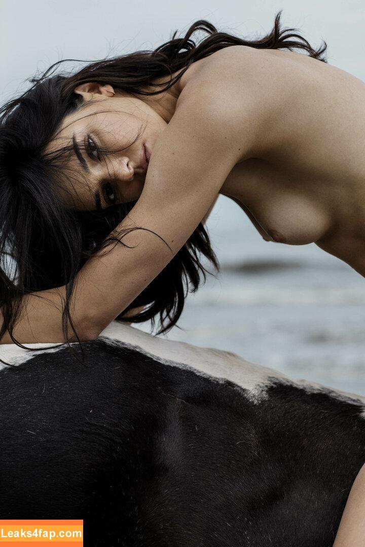 Kendall Jenner / KendallJenner / https: leaked photo photo #0071