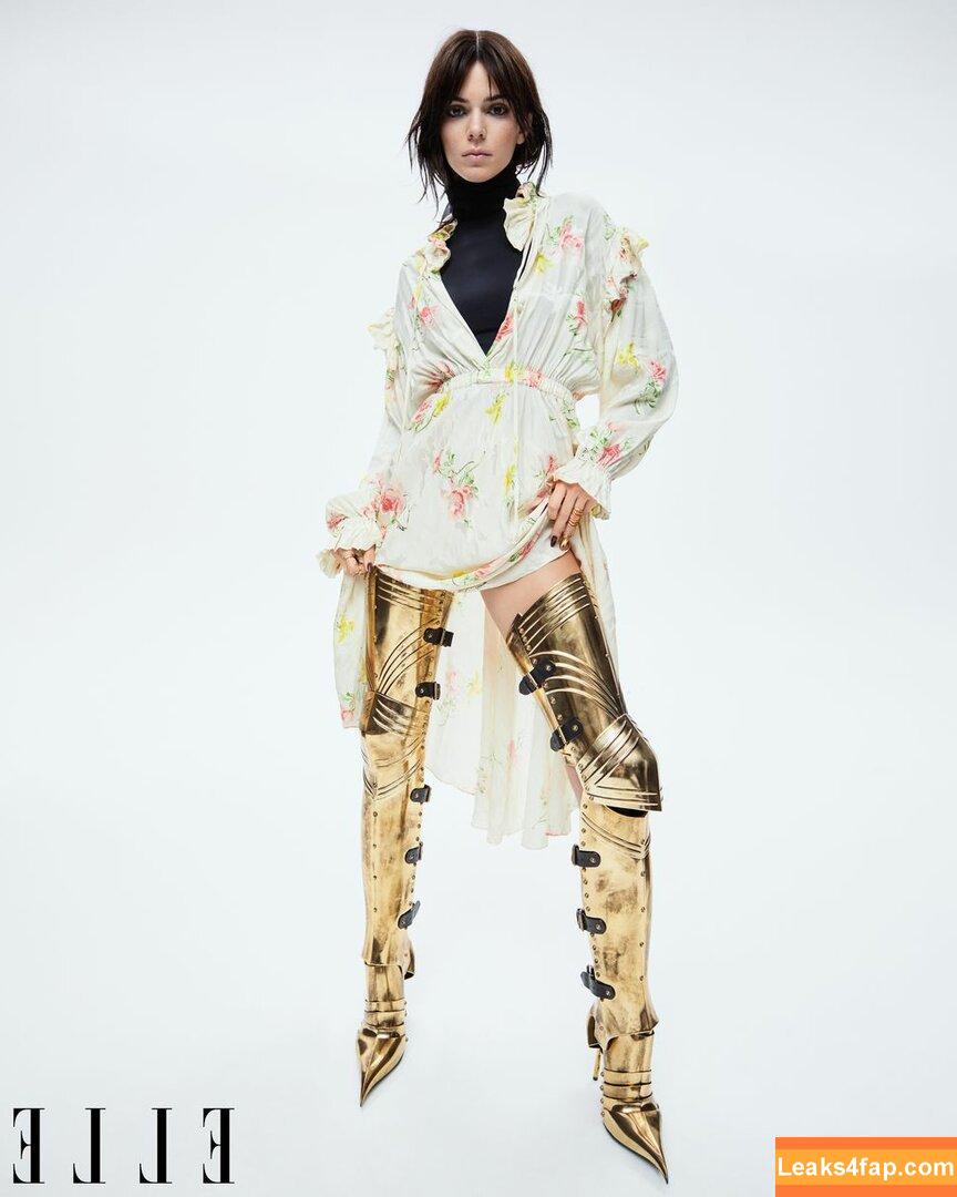 Kendall Jenner / KendallJenner / https: leaked photo photo #0205