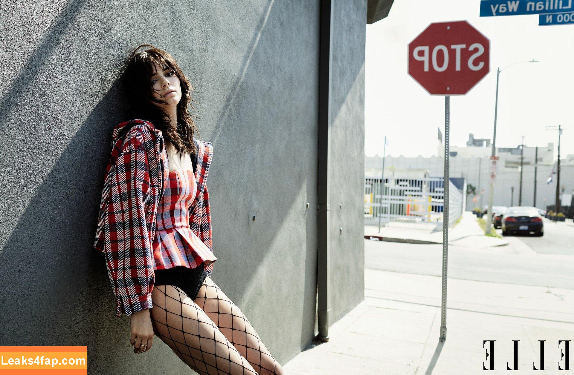 Kendall Jenner / KendallJenner / https: leaked photo photo #0206