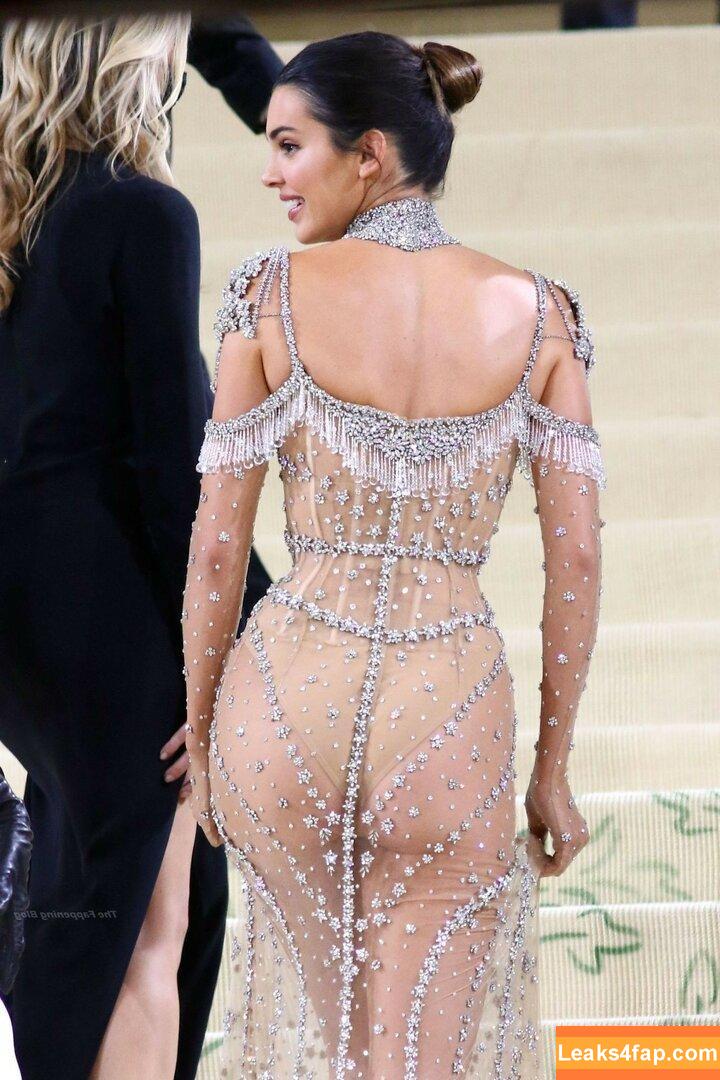 Kendall Jenner / KendallJenner / https: leaked photo photo #0231