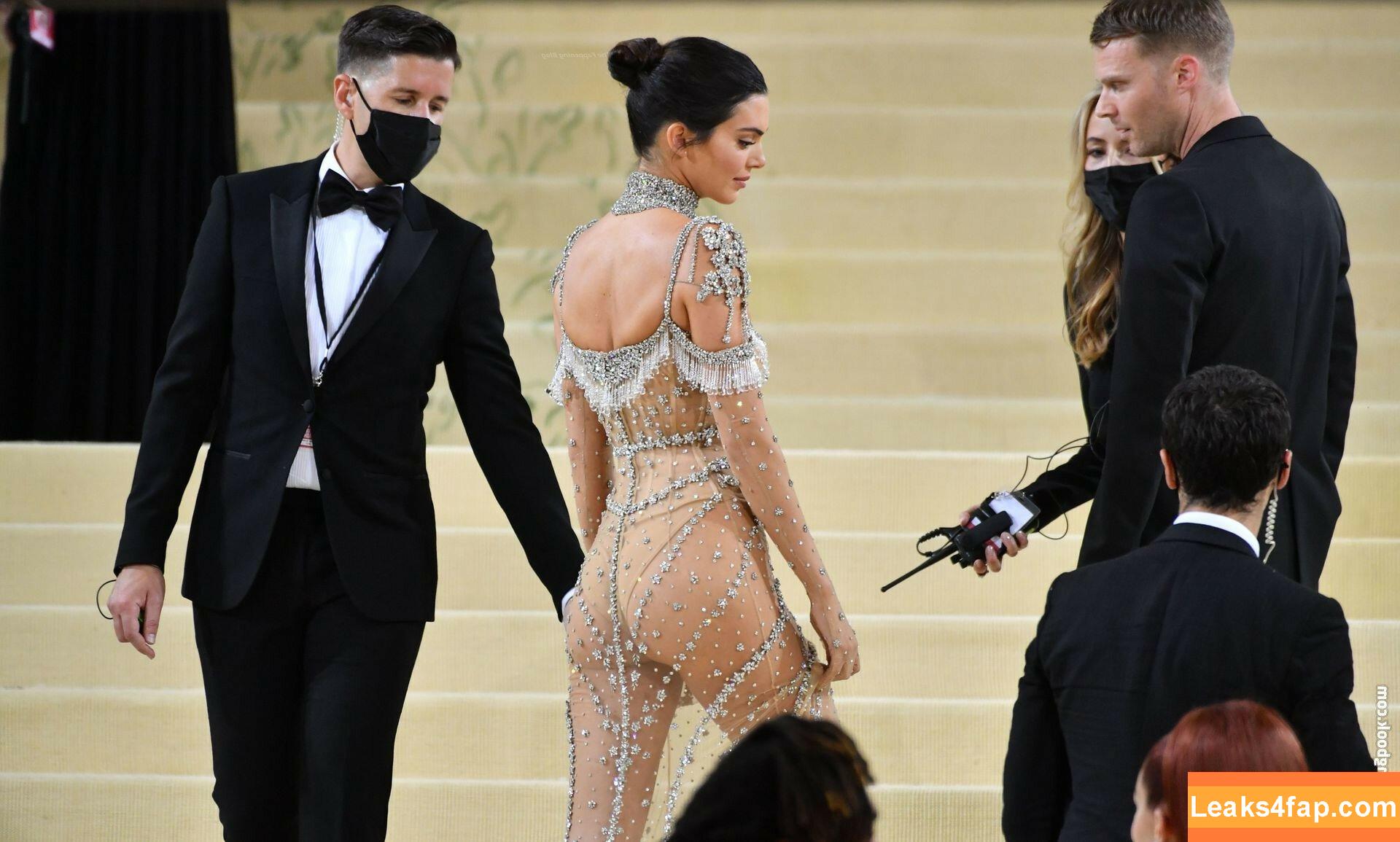 Kendall Jenner / KendallJenner / https: leaked photo photo #0236