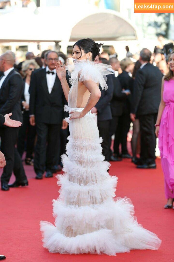 Kendall Jenner / KendallJenner / https: leaked photo photo #0316