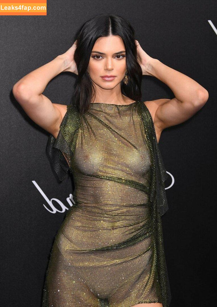 Kendall Jenner / KendallJenner / https: leaked photo photo #0333