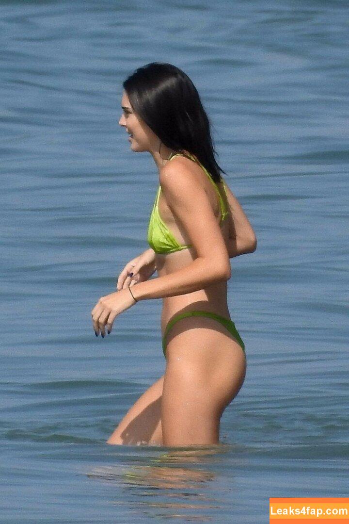 Kendall Jenner / KendallJenner / https: leaked photo photo #0354