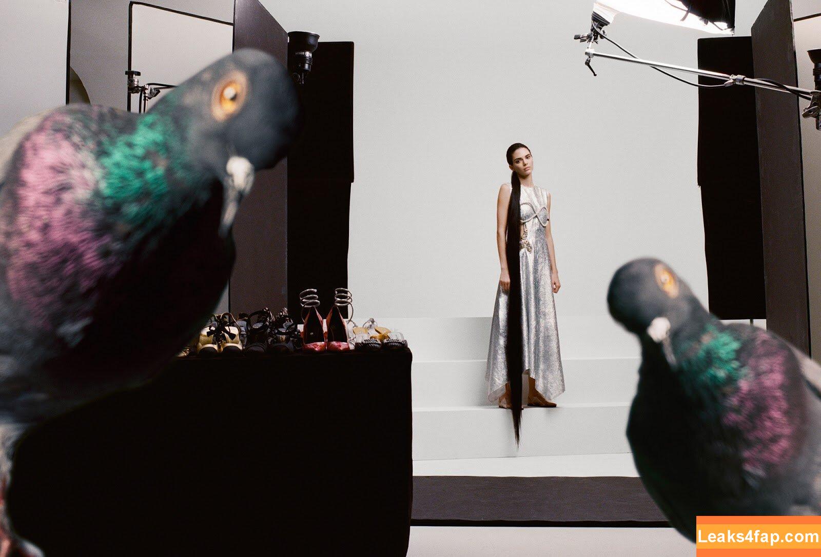 Kendall Jenner / KendallJenner / https: leaked photo photo #0398