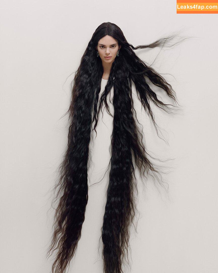 Kendall Jenner / KendallJenner / https: leaked photo photo #0399