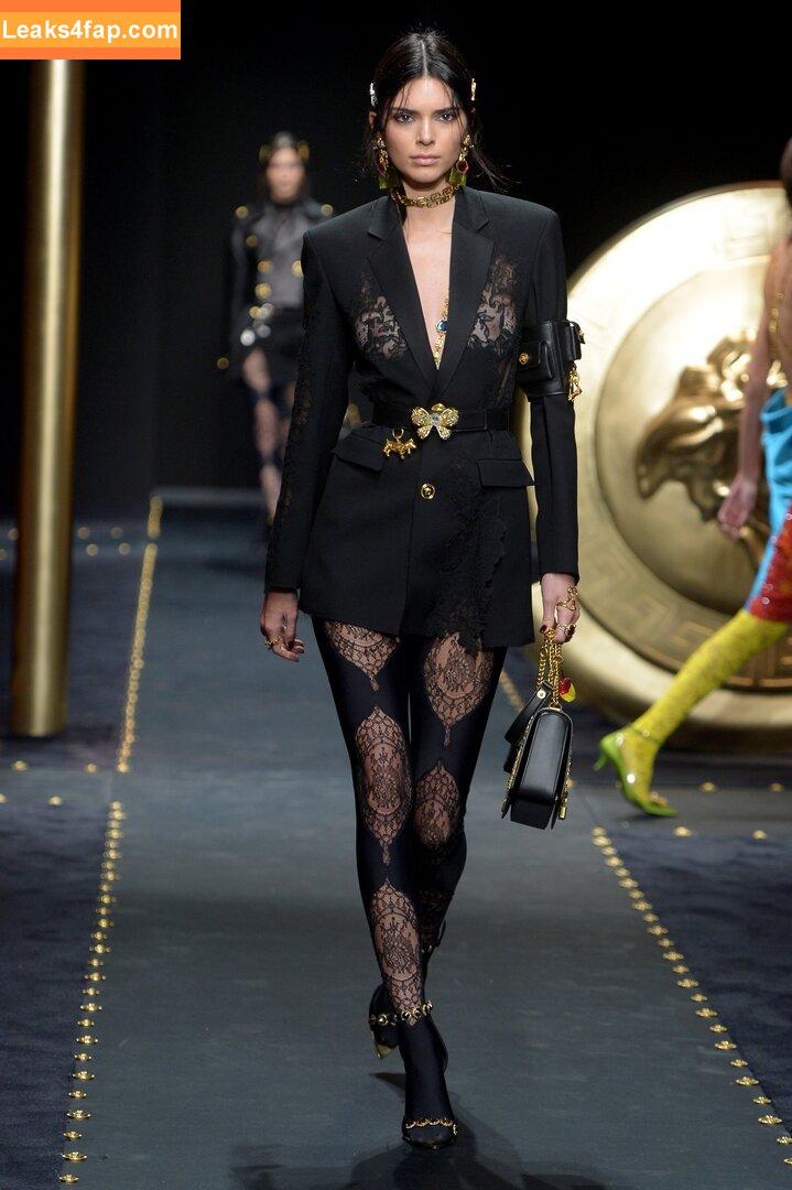 Kendall Jenner / KendallJenner / https: leaked photo photo #0456