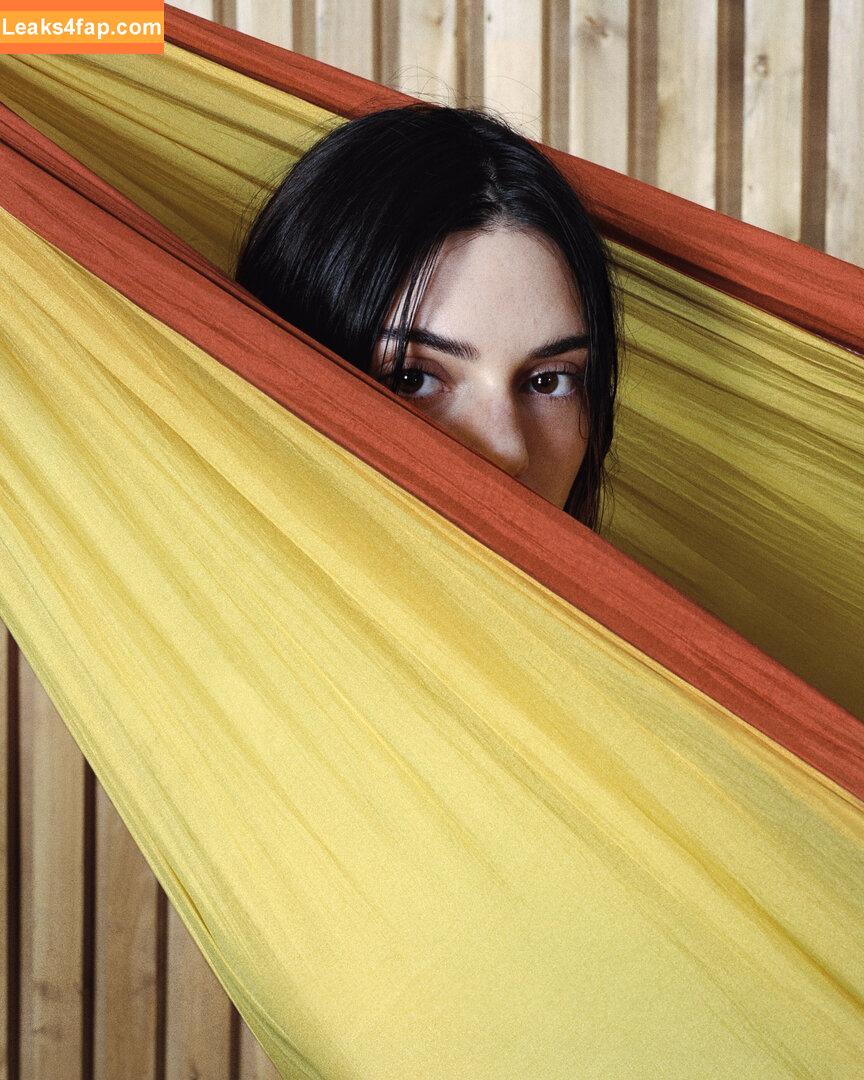 Kendall Jenner / KendallJenner / https: leaked photo photo #0567
