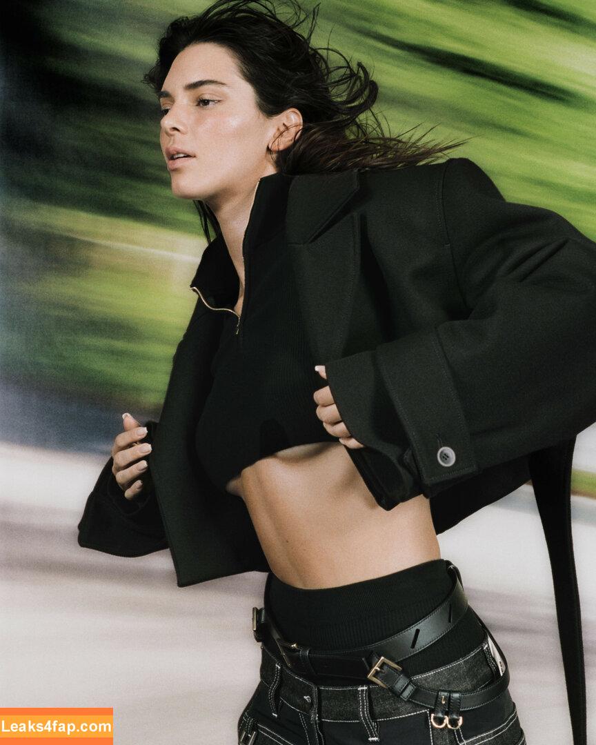Kendall Jenner / KendallJenner / https: leaked photo photo #0571