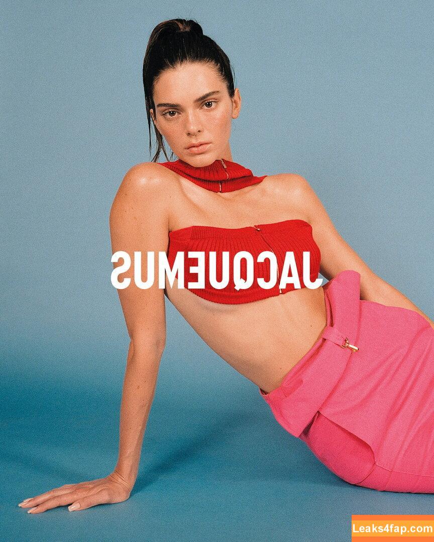 Kendall Jenner / KendallJenner / https: leaked photo photo #0575