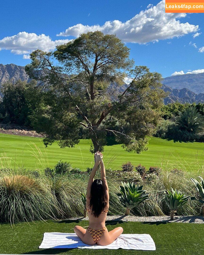 Kendall Jenner / KendallJenner / https: leaked photo photo #0625