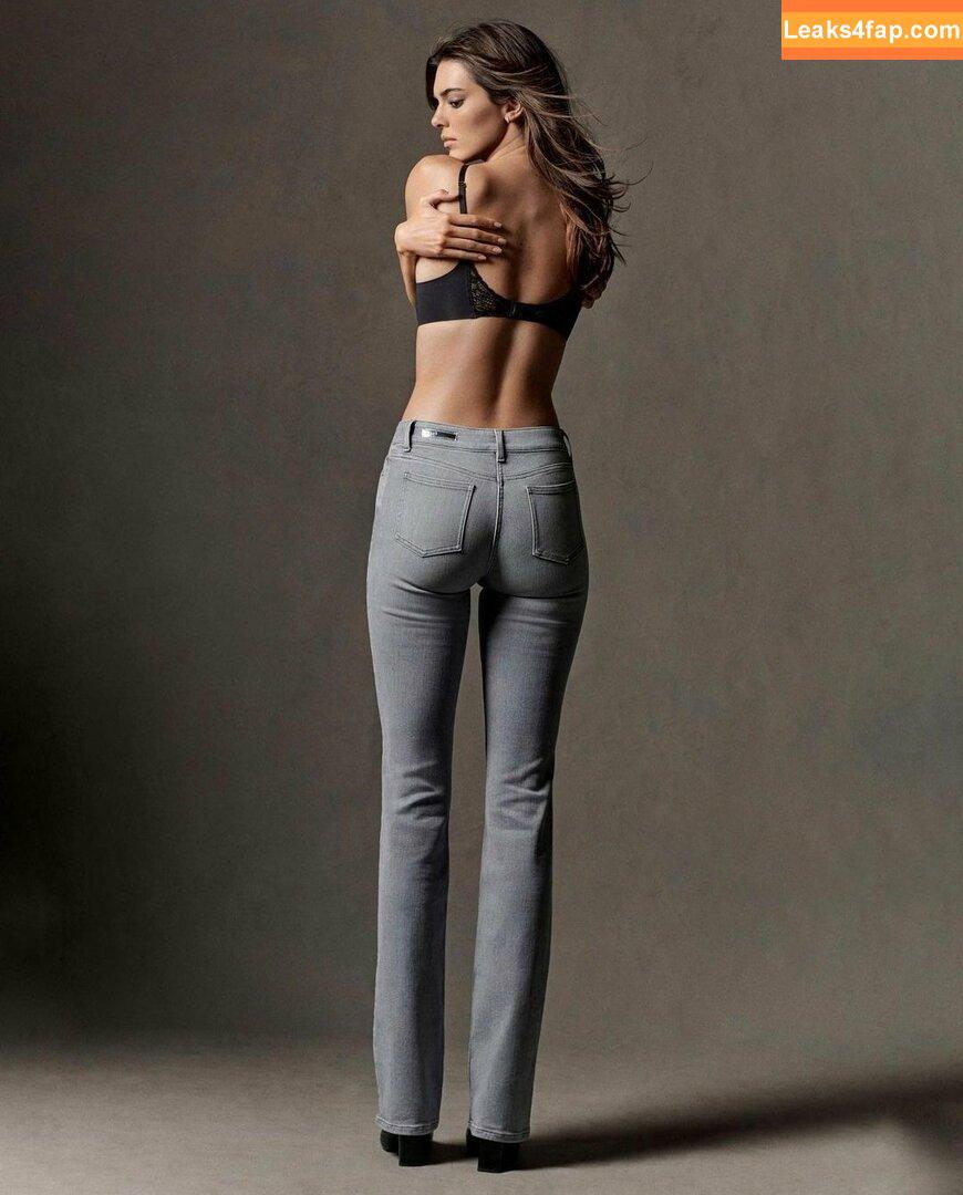 Kendall Jenner / KendallJenner / https: leaked photo photo #0639