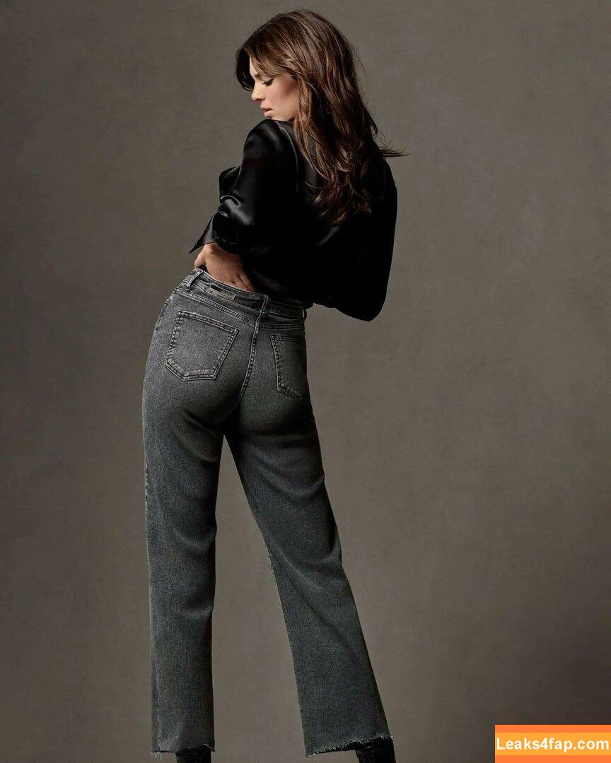 Kendall Jenner / KendallJenner / https: leaked photo photo #0646