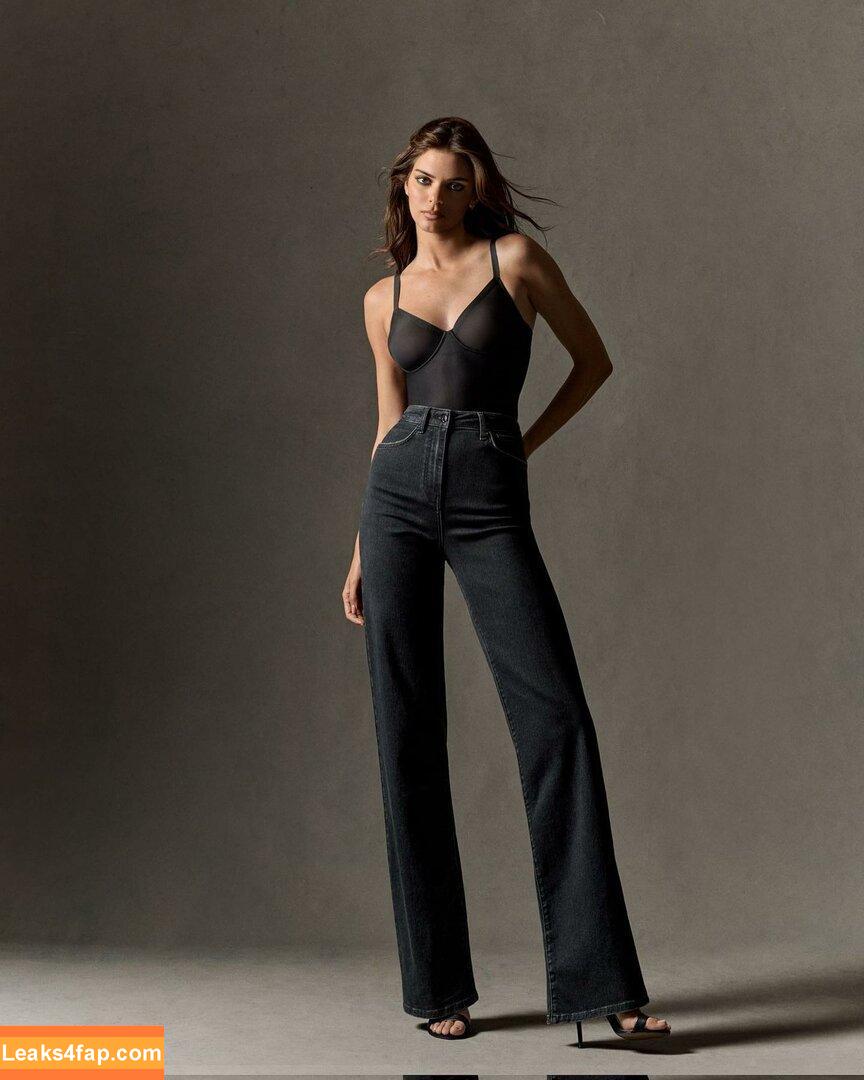 Kendall Jenner / KendallJenner / https: слитое фото фото #0647