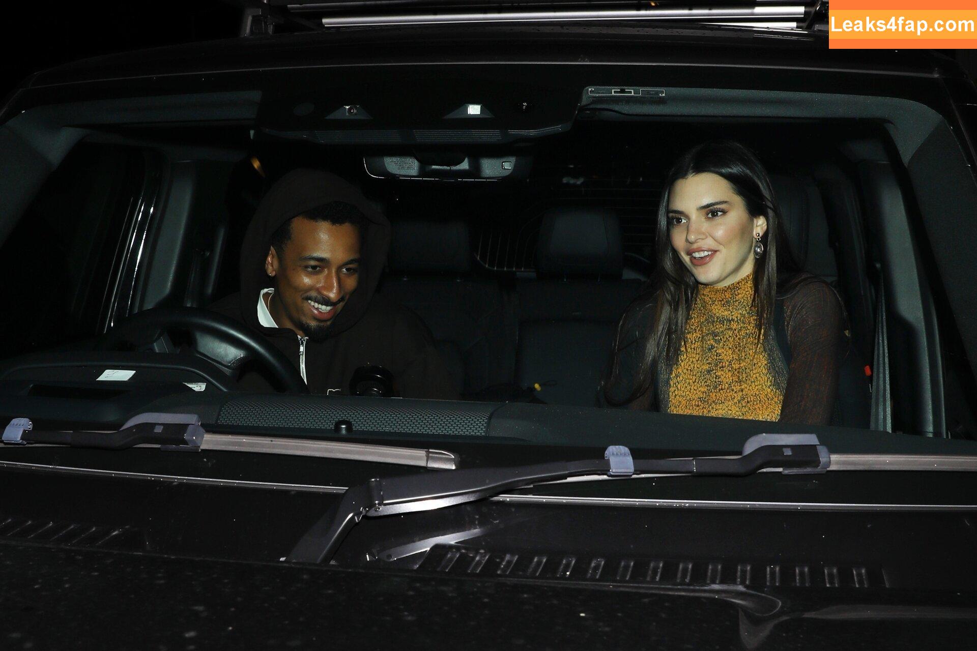 Kendall Jenner / KendallJenner / https: leaked photo photo #0672