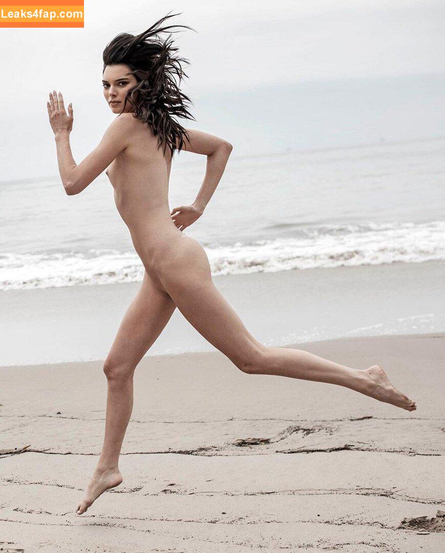 Kendall Jenner / KendallJenner / https: leaked photo photo #0718