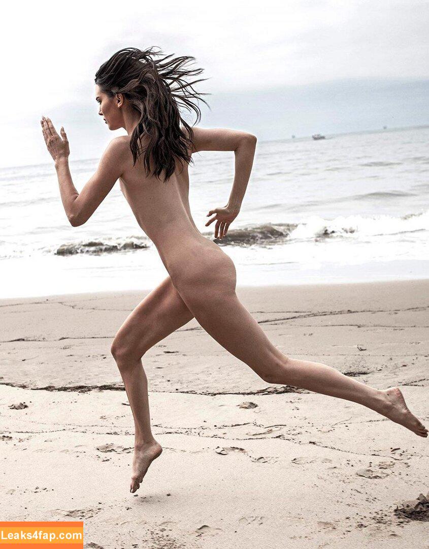 Kendall Jenner / KendallJenner / https: leaked photo photo #0719