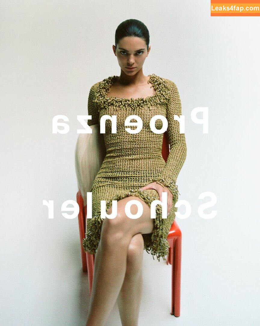 Kendall Jenner / KendallJenner / https: leaked photo photo #0731